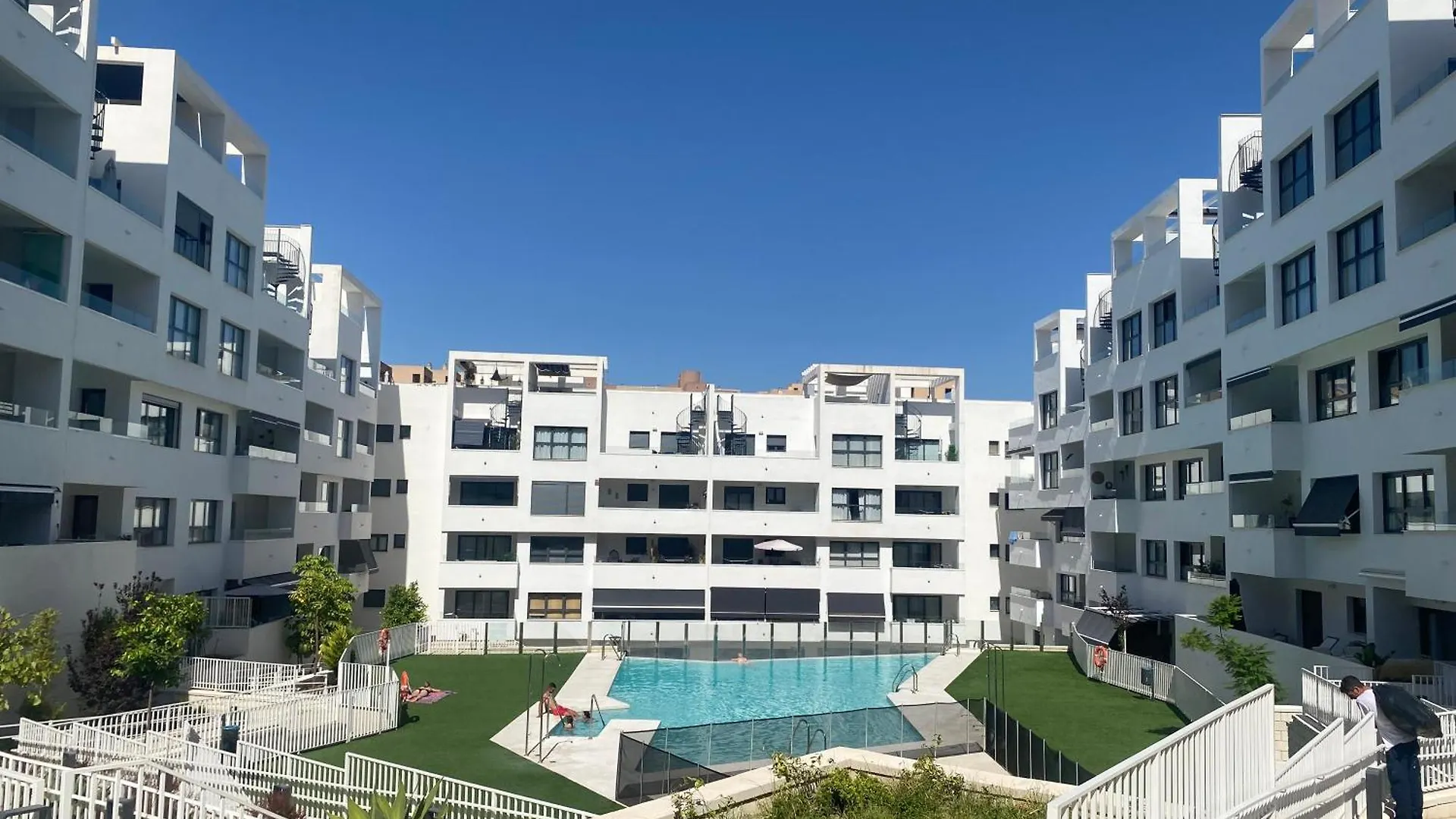 Luxery Apartment With Pool In Estepona-Centre Spain