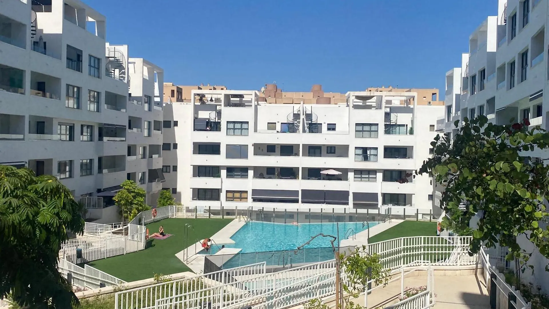 Luxery Apartment With Pool In Estepona-Centre